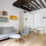 Bright Apartment In Le Marais